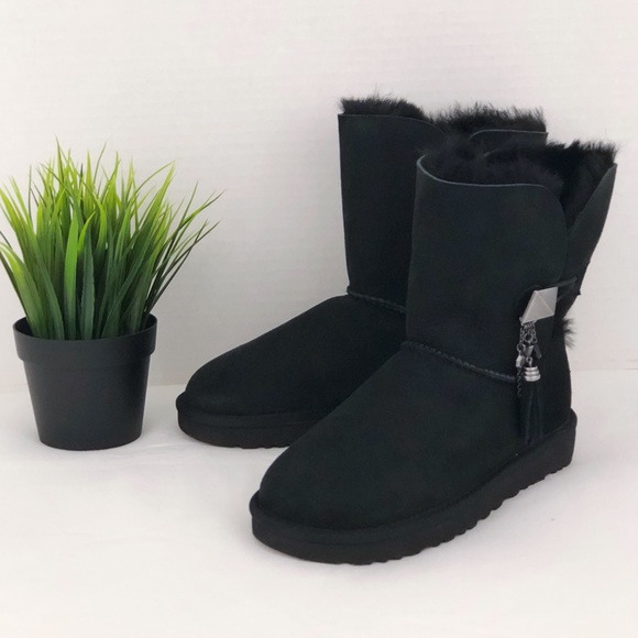 ugg lilou bootie